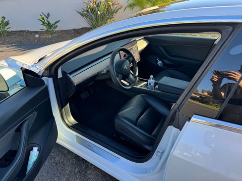 Used 2020 Tesla Model 3 Long Range image 8