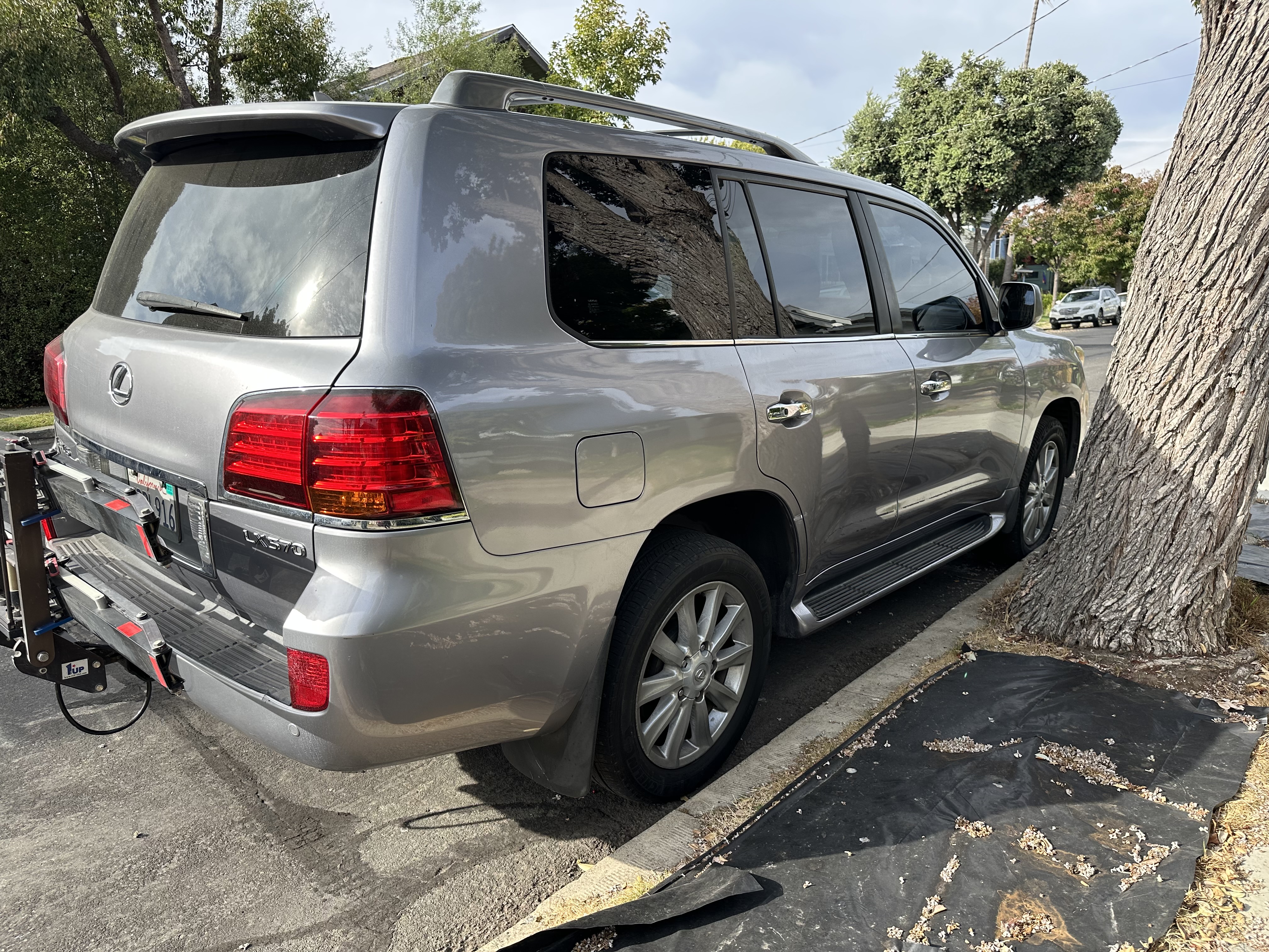 Used 2010 Lexus LX 570 4WD image 6