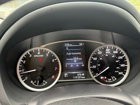 Used 2018 Nissan Sentra SV image 12