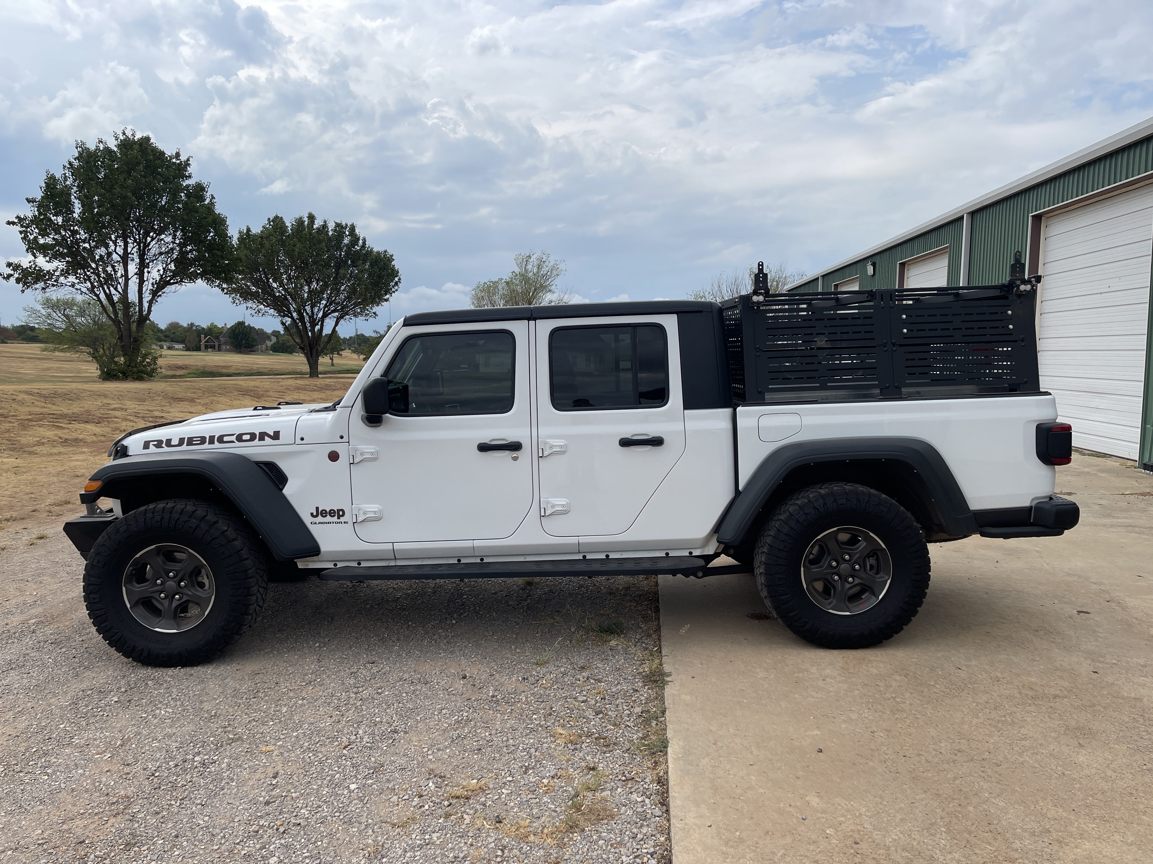 Used 2023 Jeep Gladiator Rubicon w/ LED Lighting Group AWD/4WD image 1