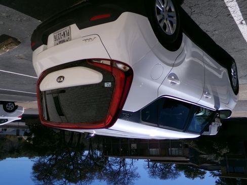 Used 2021 Kia Soul LX image 9