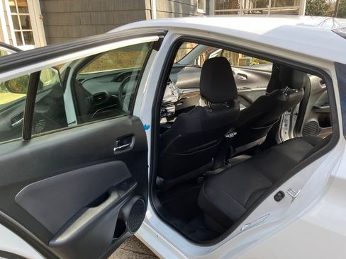 Used 2022 Toyota Prius LE image 4