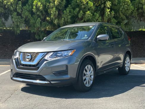 Used 2017 Nissan Rogue S FWD image 9