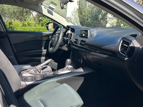 Used 2014 MAZDA MAZDA3 i Sport image 11