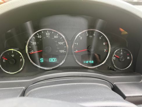 Used 2009 Jeep Liberty Limited w/ Premium Group II AWD/4WD image 4