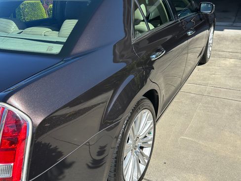 Used 2013 Chrysler 300 C RWD image 10
