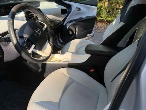 Used 2016 Toyota Prius Four Touring image 15
