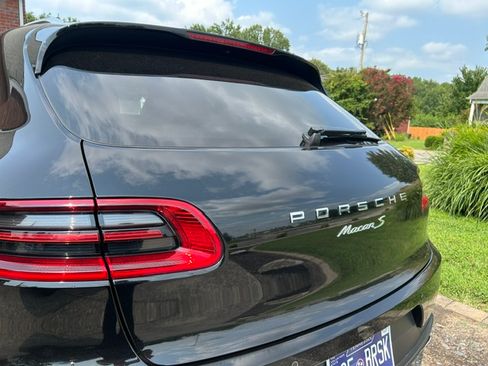 Used 2017 Porsche Macan S AWD/4WD image 6