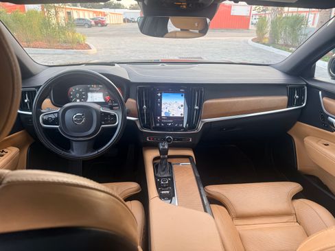 Used 2017 Volvo S90 T5 Inscription w/ Convenience Package image 20