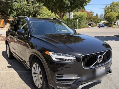 Used 2016 Volvo XC90 T6 Momentum w/ Momentum Plus Package