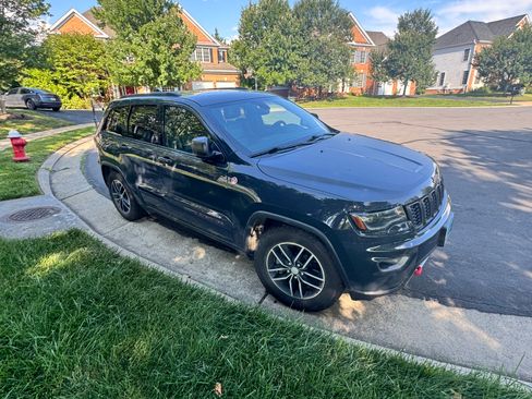 Used 2018 Jeep Grand Cherokee Trailhawk w/ Trailhawk Luxury Group image 10