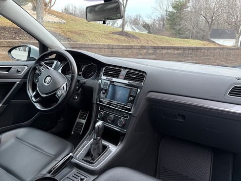 Used 2018 Volkswagen Golf Alltrack SE image 8