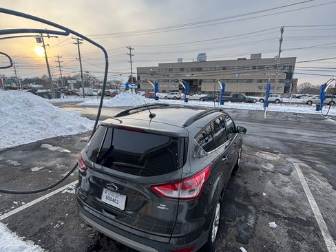 Used 2016 Ford Escape SE w/ SE Leather Comfort Package image 6