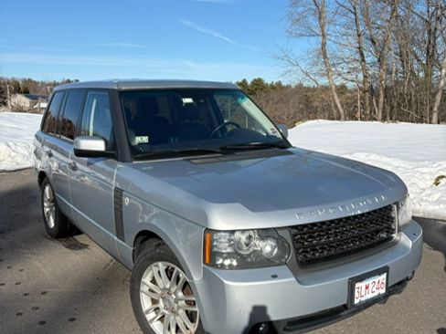 Used 2011 Land Rover Range Rover HSE image 13