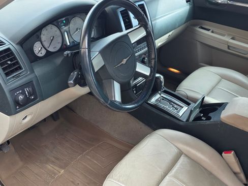 Used 2006 Chrysler 300 Touring w/ Comfort/Convenience Group image 12