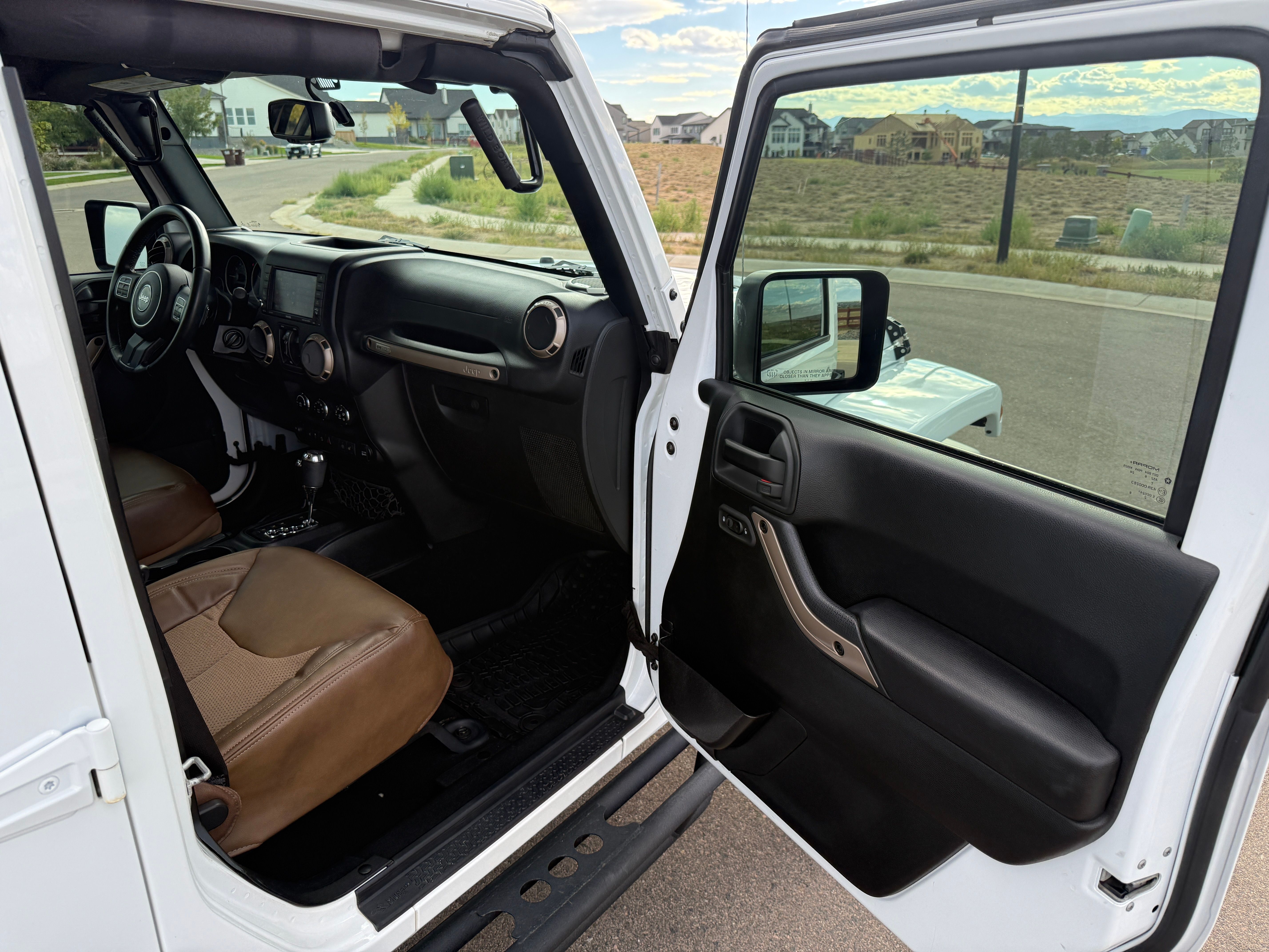 Used 2017 Jeep Wrangler Unlimited Sahara AWD/4WD image 27