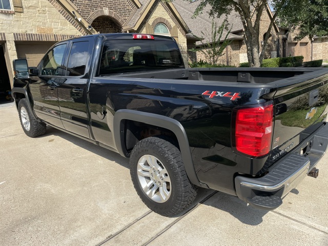 Used 2018 Chevrolet Silverado 1500 LT w/ Max Trailering Package AWD/4WD image 2