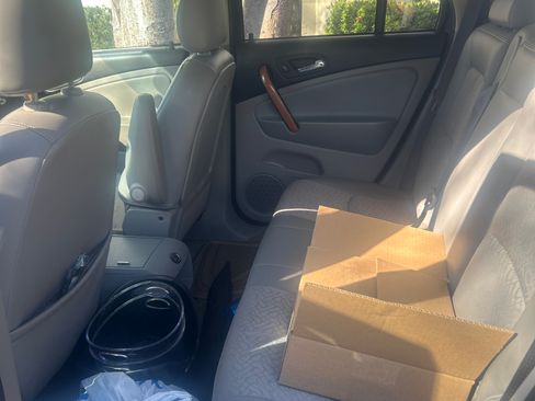 Used 2006 Saturn Vue 2WD V6 image 10