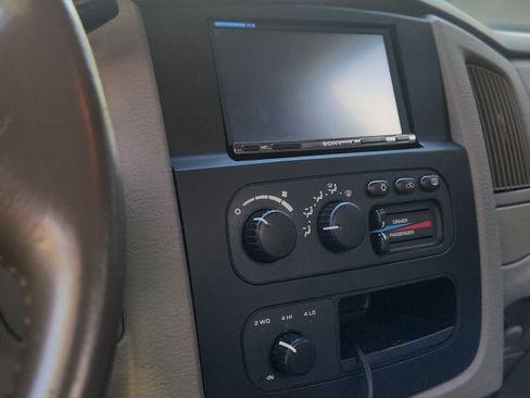 Used 2005 Dodge Ram 2500 Truck SLT image 8