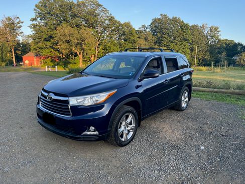 Used 2014 Toyota Highlander Limited image 2