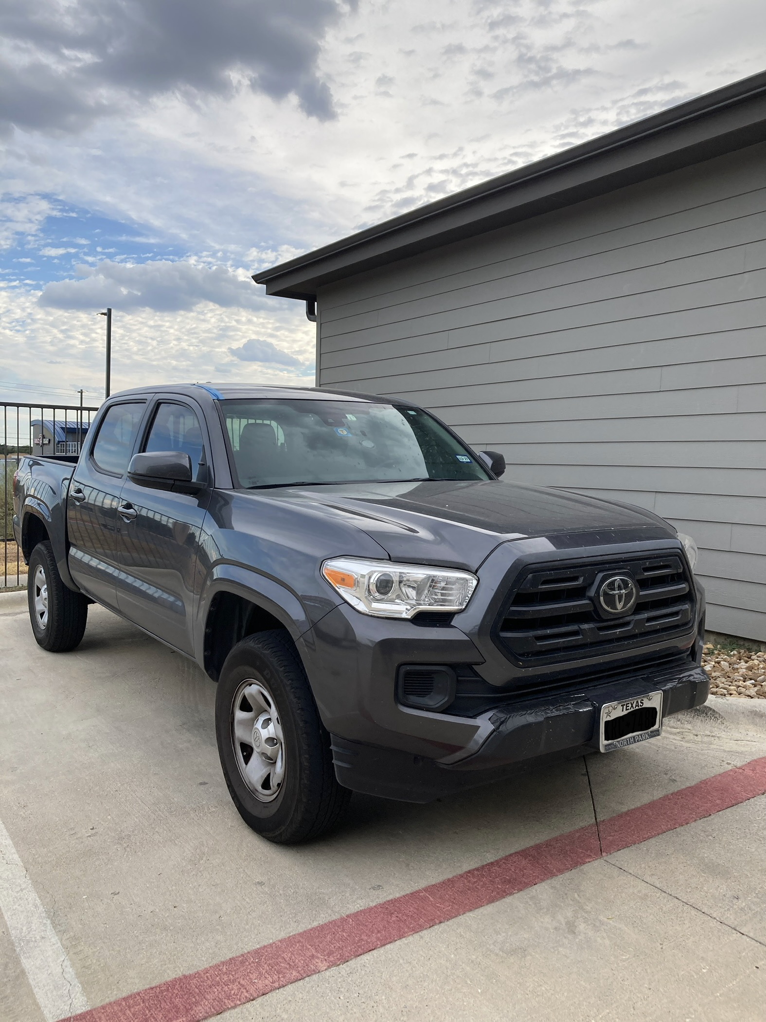 Used 2018 Toyota Tacoma SR w/ SR Convenience Package RWD image 2