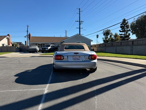 Used 1999 MAZDA MX-5 Miata image 5