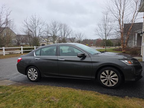 Used 2014 Honda Accord EX image 2