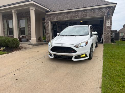 Used 2016 Ford Focus ST FWD image 11