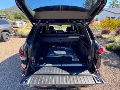 Used 2025 BMW X5 xDrive50e w/ M Sport Package image 10