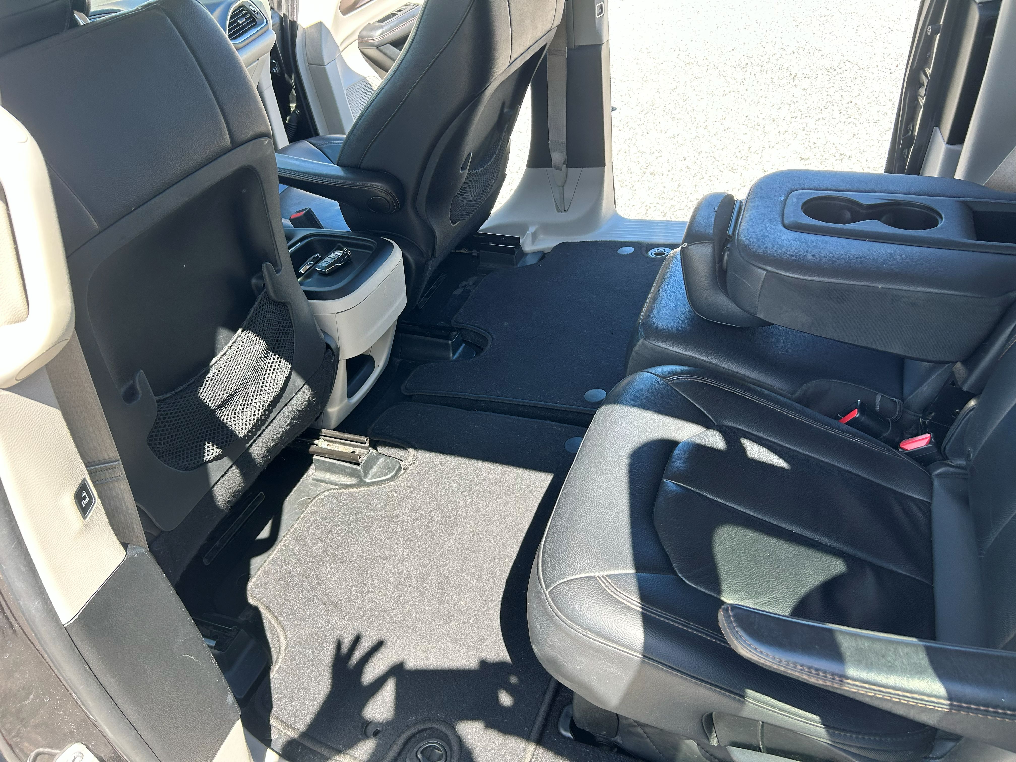Used 2017 Chrysler Pacifica Touring-L w/ Tire & Wheel Group FWD image 19