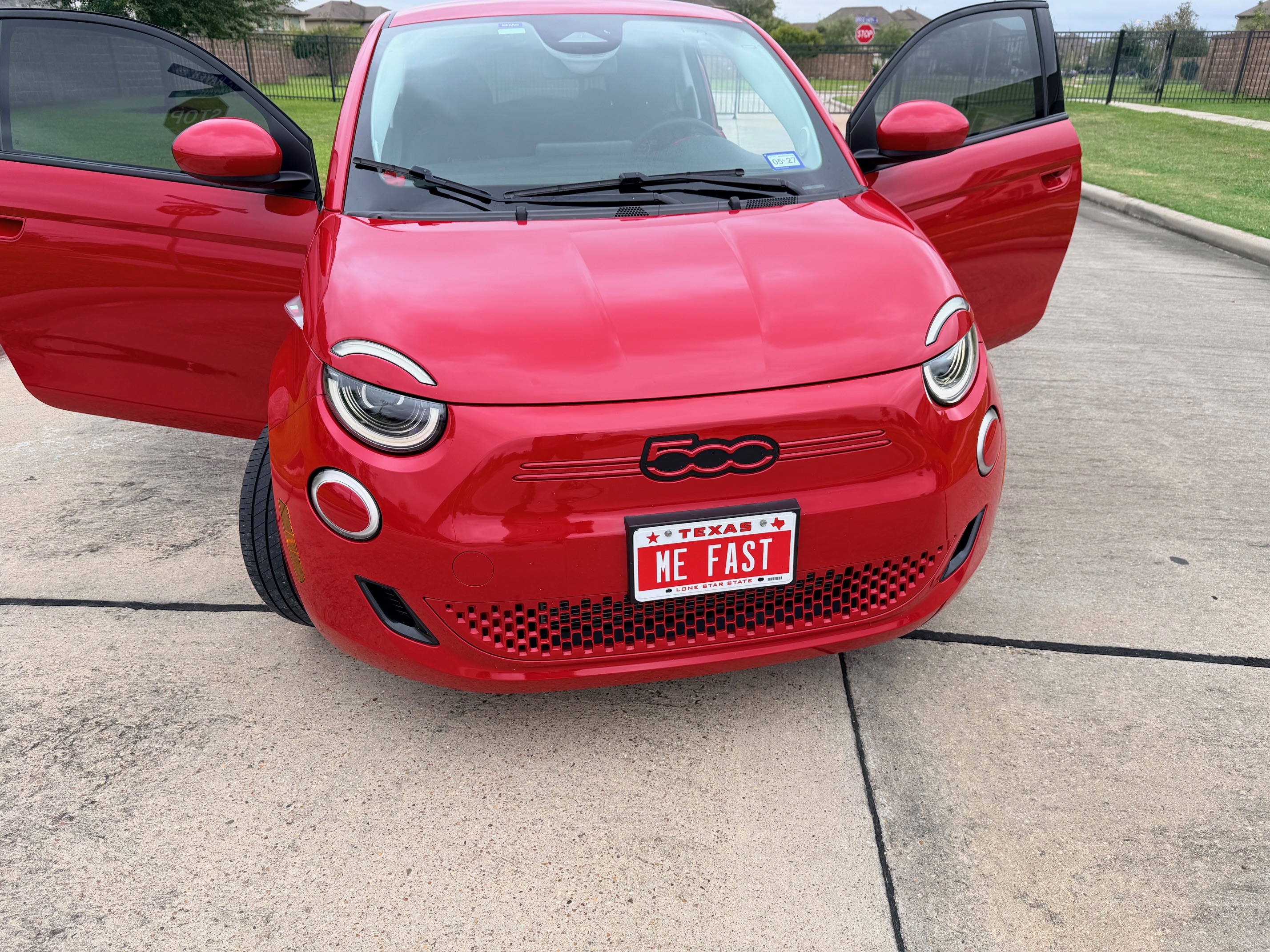 Used 2024 FIAT 500 e (RED) FWD image 8
