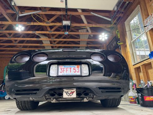 Used 1998 Chevrolet Corvette Coupe w/ Performance Handling Pkg image 7