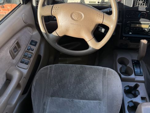 Used 2004 Toyota Tacoma PreRunner image 17