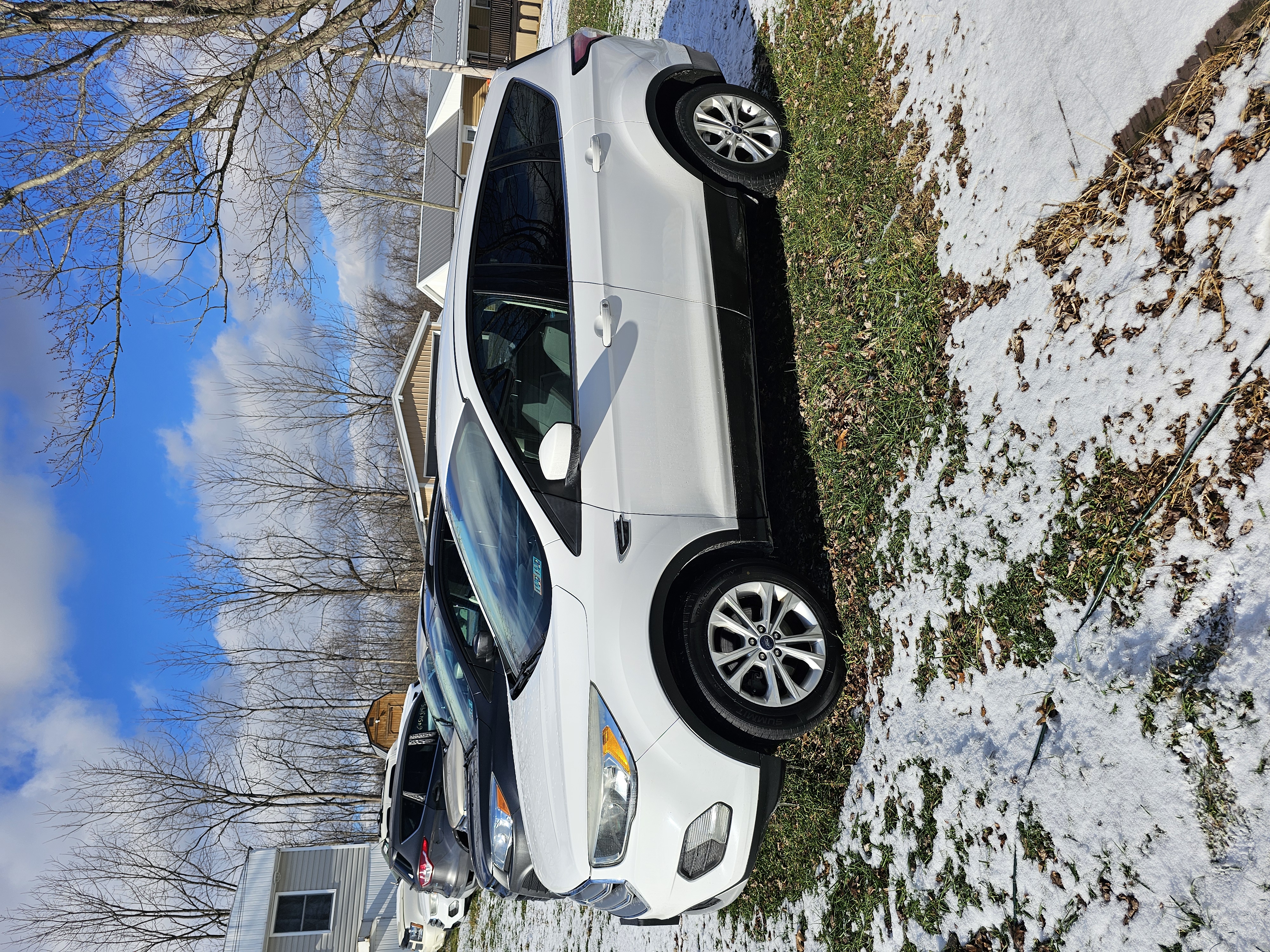 Used 2017 Ford Escape SE AWD/4WD image 1