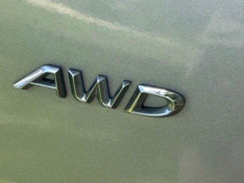 Used 2013 Chrysler 300 C AWD/4WD image 15