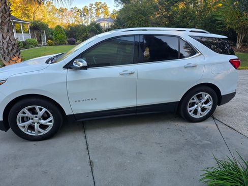 Used 2020 Chevrolet Equinox Premier image 16