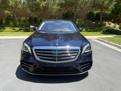 Used 2020 Mercedes-Benz S 560 Sedan image 2