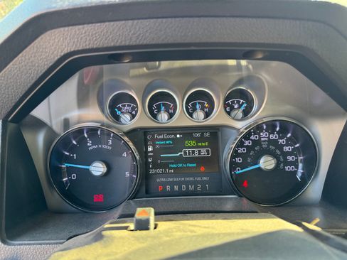 Used 2011 Ford F250 Lariat w/ FX4 4X4 Off-Road Pkg image 9