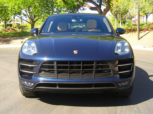 Used 2017 Porsche Macan Turbo AWD/4WD image 8