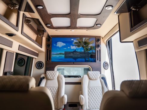 Used 2023 Mercedes-Benz Sprinter 3500 image 31