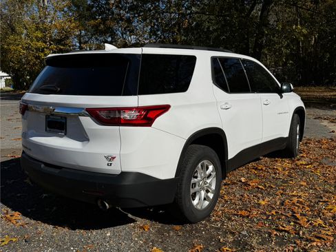 Used 2020 Chevrolet Traverse LT image 5