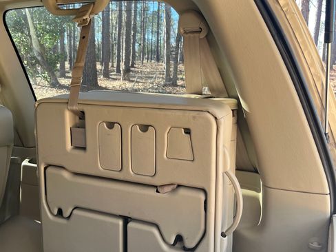 Used 2007 Toyota Land Cruiser Sport Utility 4D image 6