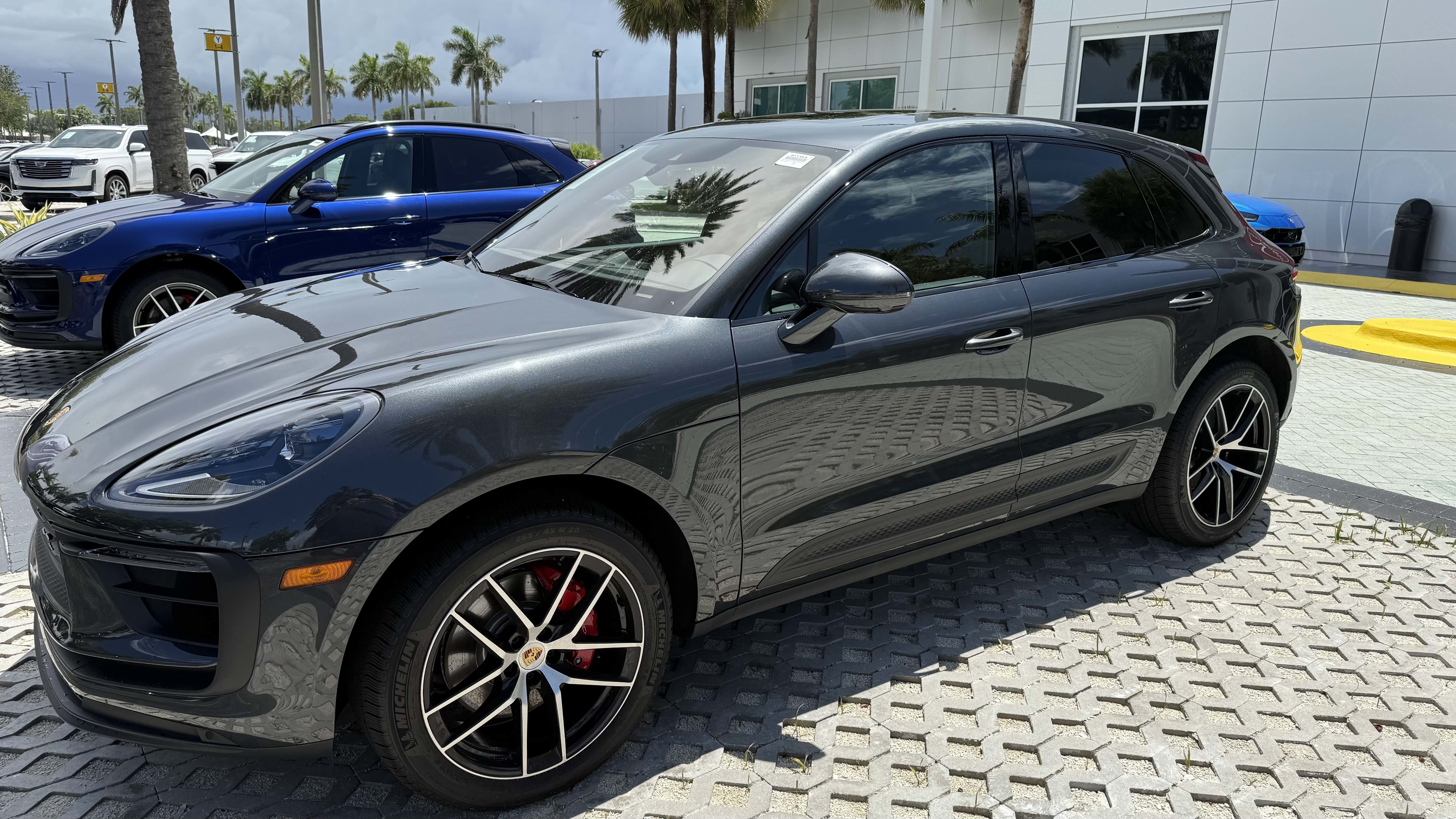 Used 2024 Porsche Macan S AWD/4WD image 1
