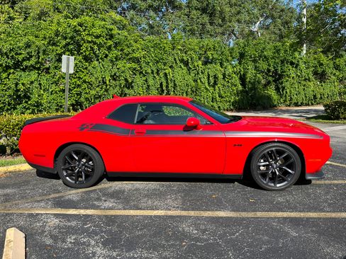 Used 2023 Dodge Challenger R/T w/ Plus Package RWD image 2