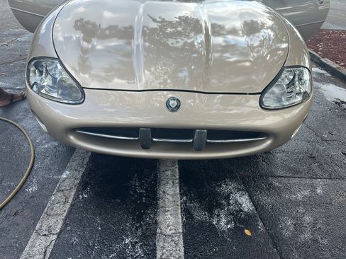 Used 2001 Jaguar XK8 Convertible image 2