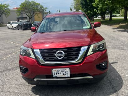 Used 2017 Nissan Pathfinder SL