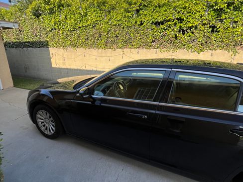 Used 2013 Chrysler 300 image 11