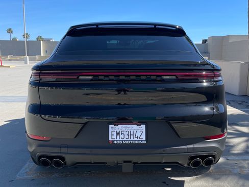 Used 2026 Porsche Cayenne Sport Utility 4D image 4