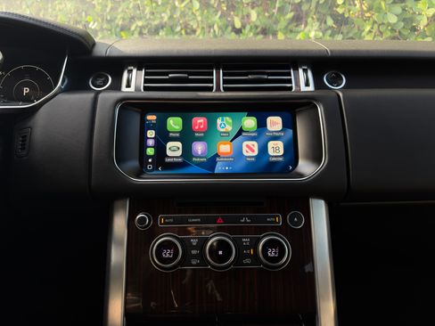 Used 2017 Land Rover Range Rover HSE image 15