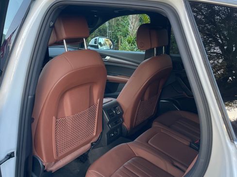 Used 2021 Audi Q5 2.0T Premium w/ Convenience Package image 6